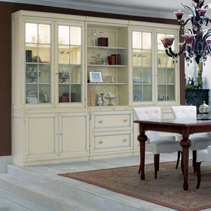 vaisselier de style / en bois laqué