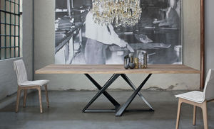 table contemporaine / en verre / en marbre / en béton