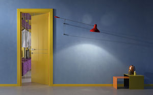 porte battante / en bois / décorative / laquée