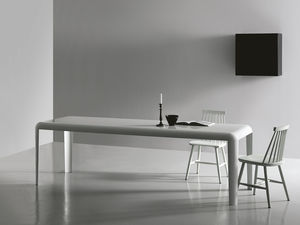 table contemporaine / en tôle / rectangulaire / carrée