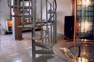 escalier en colimaçon / structure en acier inoxydable / marche en métal / sans contremarche