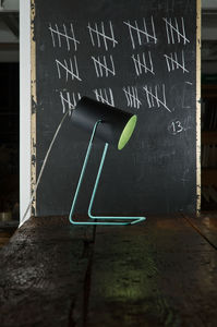 lampe de table / contemporaine / en acier / en Nebulite®