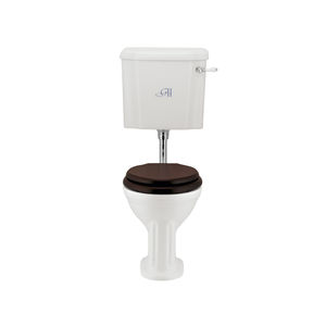 toilettes à poser / en porcelaine / avec manette / avec chasse d'eau apparente
