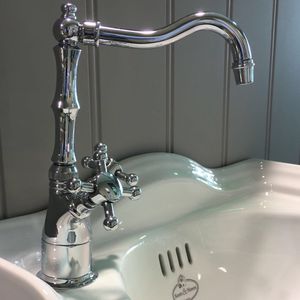 mélangeur pour vasque / à poser / en métal chromé / de salle de bain