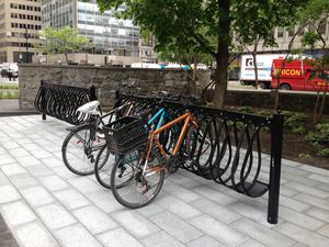 range-vélo en aluminium / pour espace public