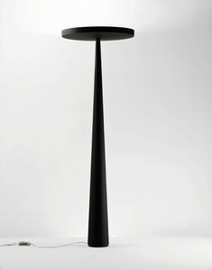 lampe de sol / contemporaine / en polyéthylène / d'extérieur