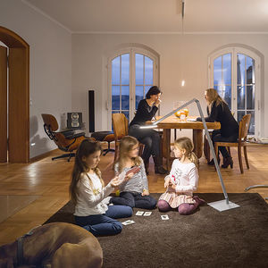 lampe sur pied / contemporaine / en aluminium / en acier peint