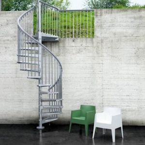 escalier en colimaçon / structure en acier / marche en métal / sans contremarche