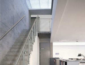 garde-corps d'intérieur / en inox / à panneaux en verre / pour escalier