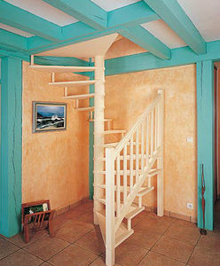 escalier en colimaçon carré / structure en bois / marche en bois / sans contremarche