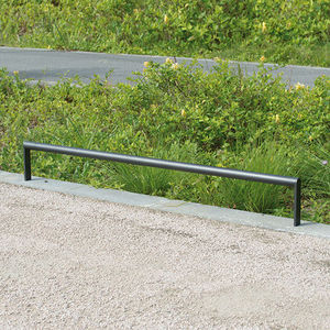 barrière de protection / fixe / en métal / pour espace public