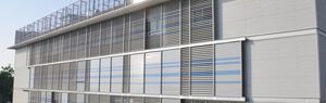 brise-soleil en aluminium / pour façade / orientable