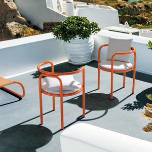 chaise de jardin contemporaine / avec accoudoirs / tapissée / en acier