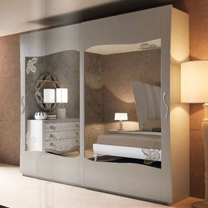 armoire de style / en bois / en bois laqué / à porte coulissante
