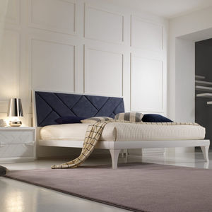 lit double / contemporain / en tissu / en cuir