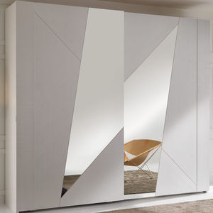 armoire contemporaine / en bois / en bois laqué / à porte coulissante