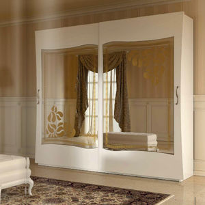 armoire de style / en bois / en bois laqué / avec porte coulissante