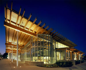 fenêtre basculante / en aluminium / à coupure thermique / pour bâtiment tertiaire