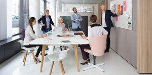 table de réunion contemporaine / en chêne / en bois massif / en MDF