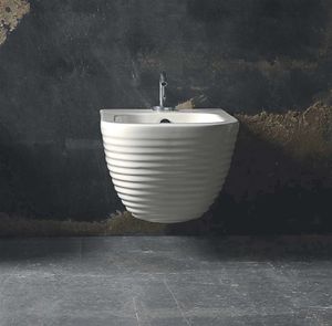bidet suspendu / en céramique