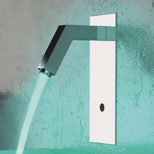 robinet pour vasque / pour lave-mains / mural / en laiton chromé