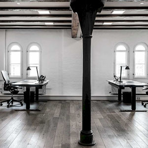 lampe de table / contemporaine / en aluminium / en acier