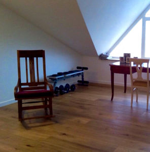 parquet contrecollé / flottant / en teck / vernis