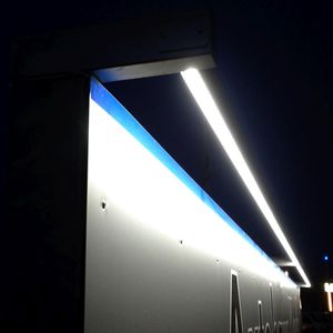 luminaire apparent / à LED / linéaire / d'extérieur