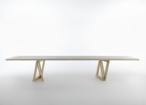 table contemporaine / en frêne / rectangulaire