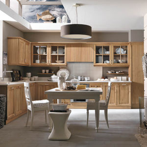cuisine classique / en noyer / en quartz / en L