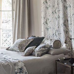 tissu d'ameublement / pour rideaux / à fleurs / en lin