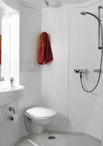 salle de bain contemporaine / préfabriquée