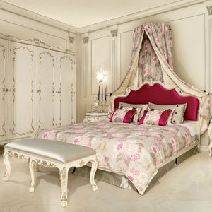 lit double / de style Louis XVI / avec tête de lit tapissée / en tissu