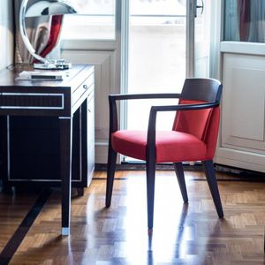 chaise de restaurant classique / avec accoudoirs / tapissée / en tissu