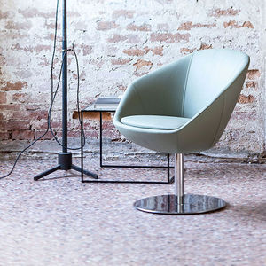 chaise contemporaine / tapissée / avec accoudoirs / pivotante
