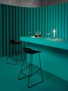 tabouret de bar contemporain / en polypropylène / tapissé