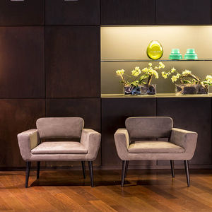 fauteuil contemporain / en tissu / en cuir / en hêtre