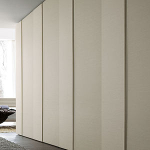 armoire contemporaine / en verre / en verre laqué / à porte battante