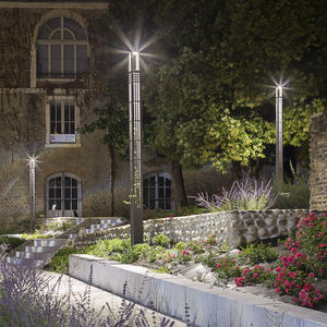 colonne lumineuse contemporaine / en aluminium / à LED / d'extérieur