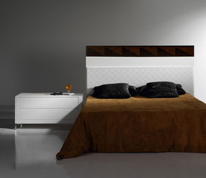 lit double / contemporain / tapissé / avec tête de lit