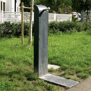 fontaine publique / en inox / contemporaine
