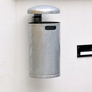 poubelle publique / murale / en tôle d'acier / contemporaine