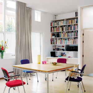 table de réunion / contemporaine / en MDF / en acier inoxydable
