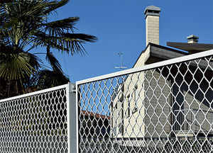 clôture industrielle / grillagée / en métal