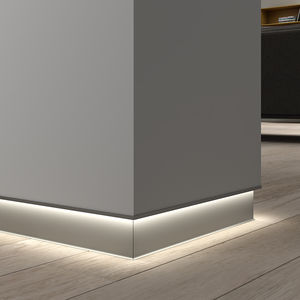 plinthe en aluminium
