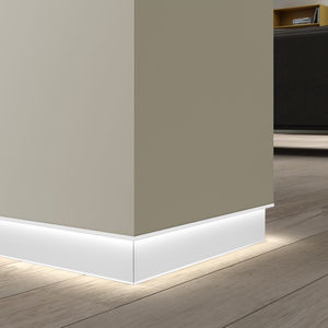 plinthe en aluminium