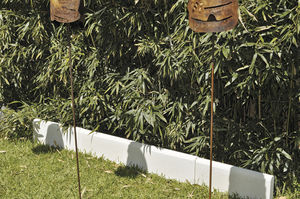 bordure de jardin / en béton / linéaire