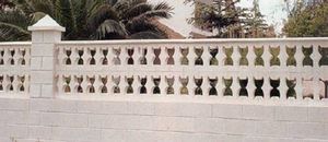 balustrade en béton / à panneau / d'extérieur / pour balcon