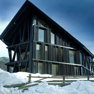 maison préfabriquée / classique / en bois massif / écologique