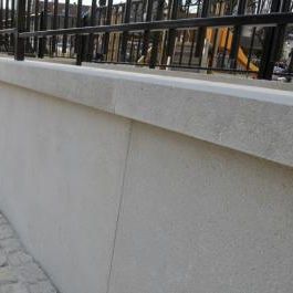 clôture de jardin / à panneaux / en béton